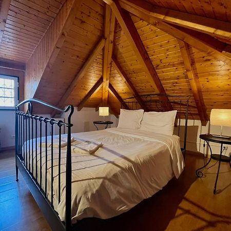 2 Bedroom, 2 Bathroom Apartment - Travessa Da Madalena リスボン エクステリア 写真