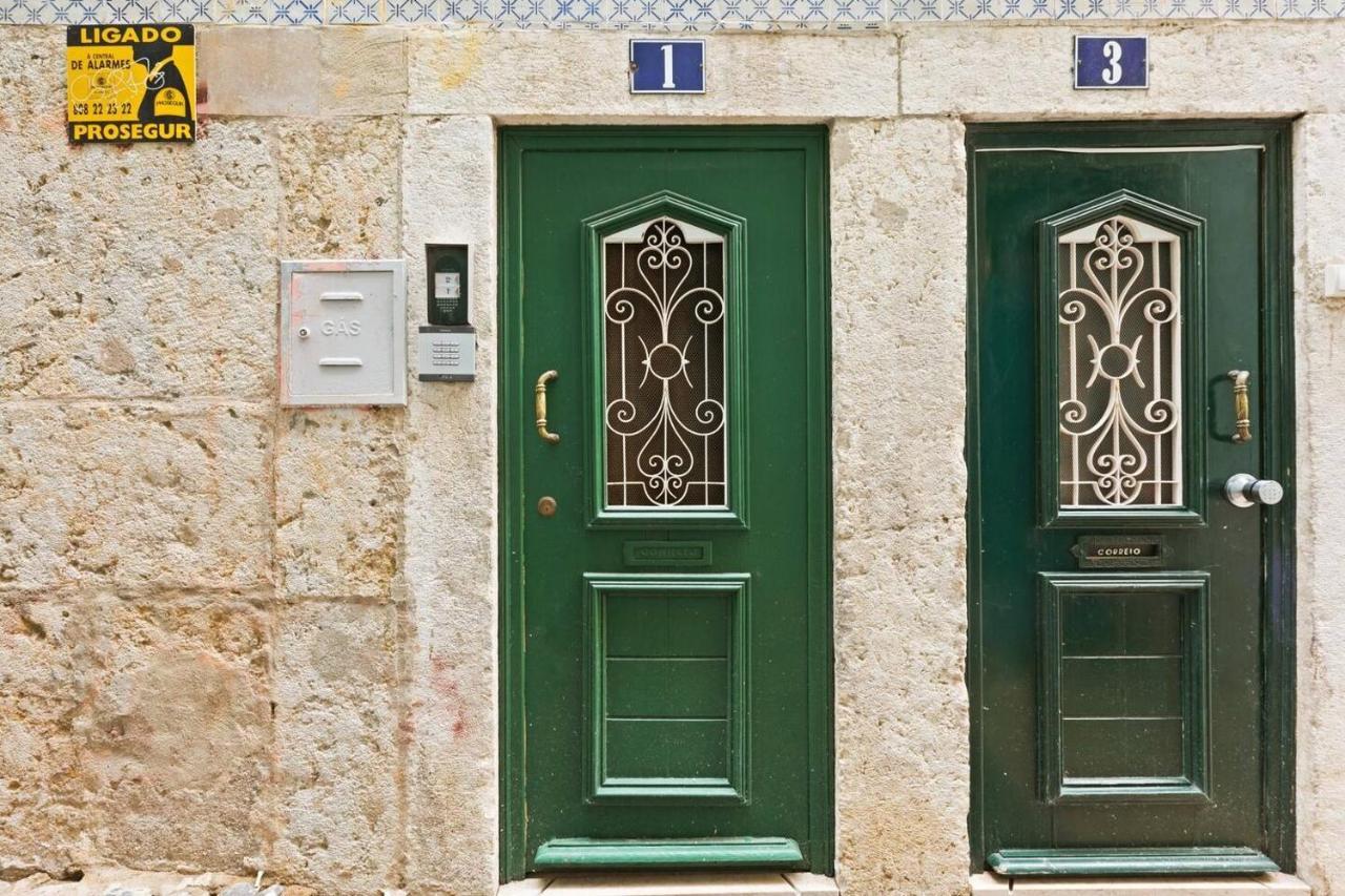 2 Bedroom, 2 Bathroom Apartment - Travessa Da Madalena リスボン エクステリア 写真